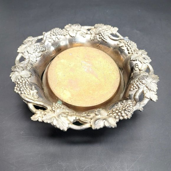 Pewter Silver Wine Champagne Bottle Coaster Moisture Collector Grape Motif CR22 - Picture 1 of 6